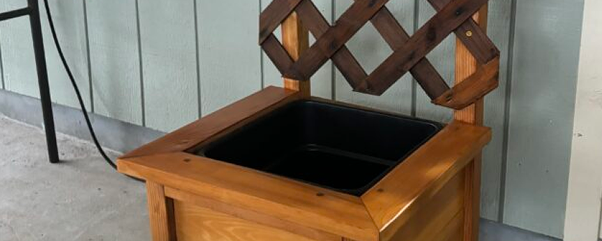 Cedar planter box with trellis
